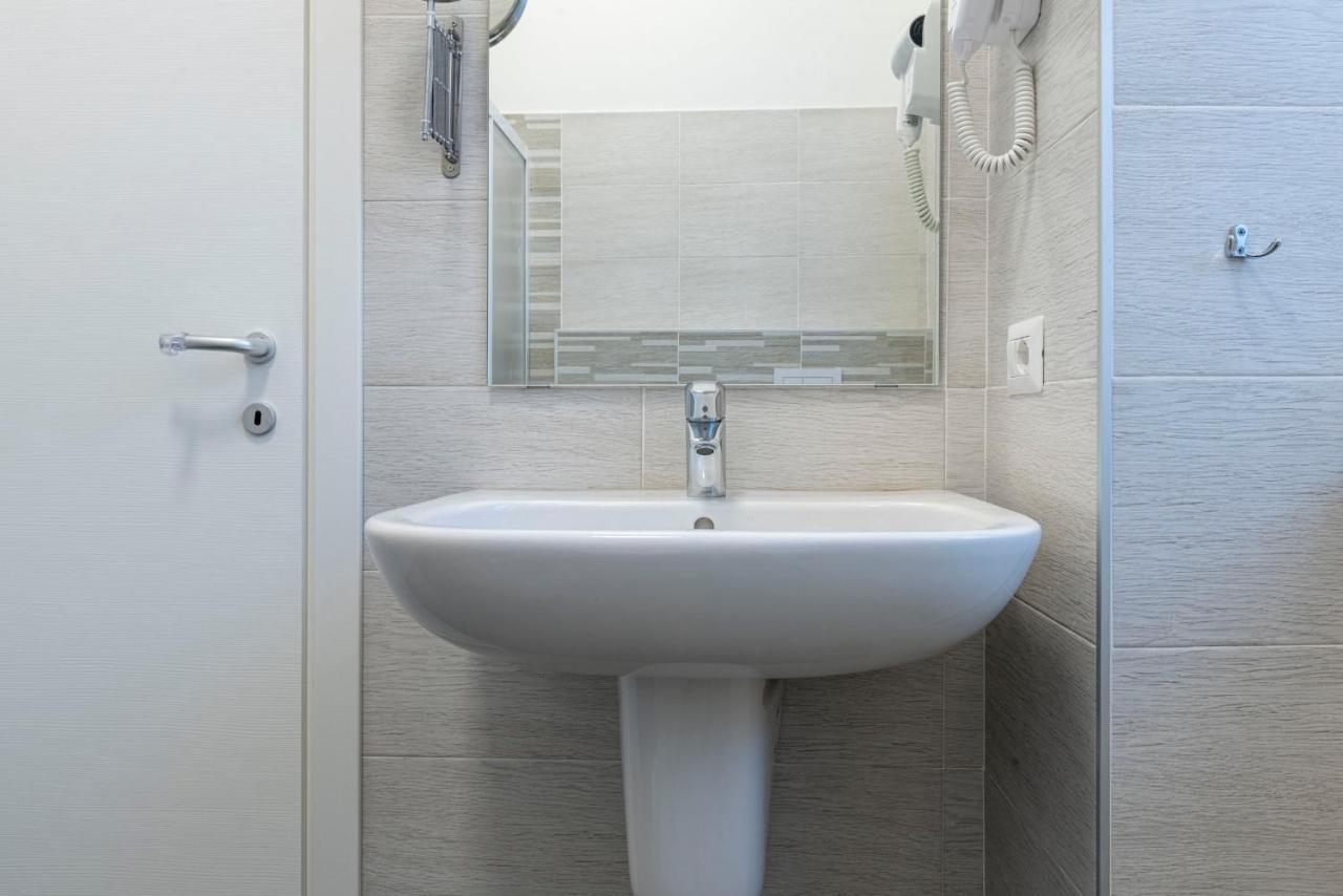 Leader Apartment 4 - Monzino - Hockey Msg Arena - Linate - Milano Ngoại thất bức ảnh