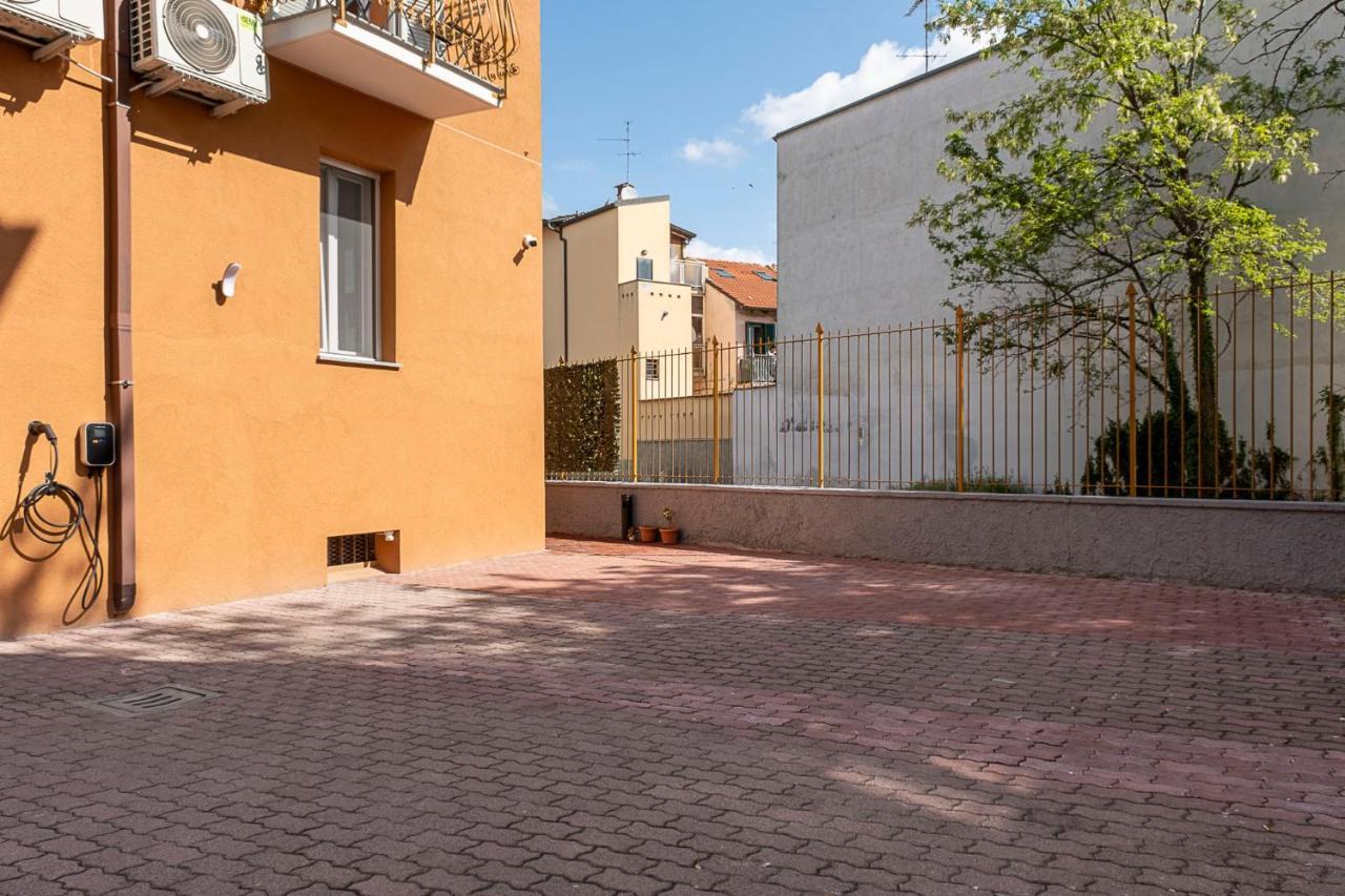 Leader Apartment 4 - Monzino - Hockey Msg Arena - Linate - Milano Ngoại thất bức ảnh